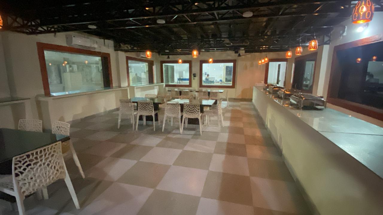 Dining2